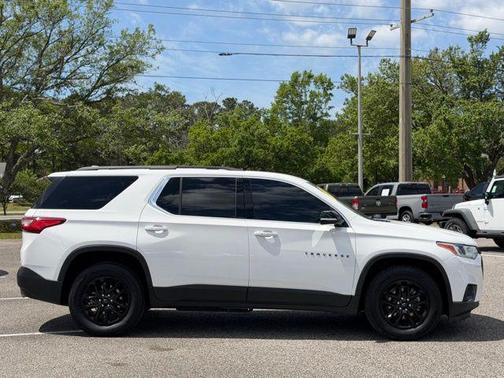Summit White 2020 Chevrolet Traverse LT Leather