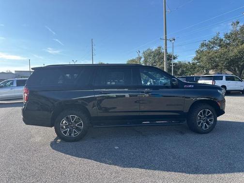2021 Chevrolet Suburban 4WD Z71