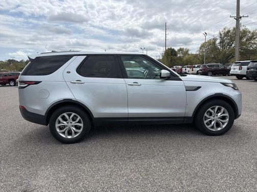 2020 Land Rover Discovery SE