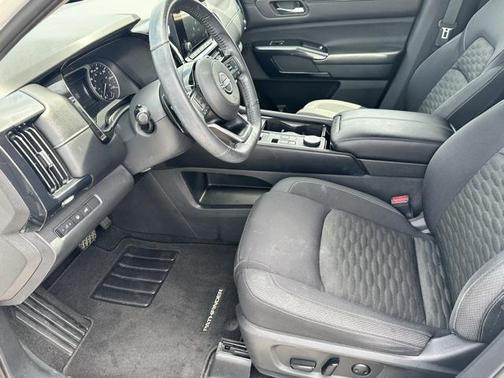 2022 Nissan Pathfinder SV 4WD