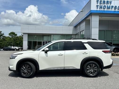 2022 Nissan Pathfinder SV 4WD