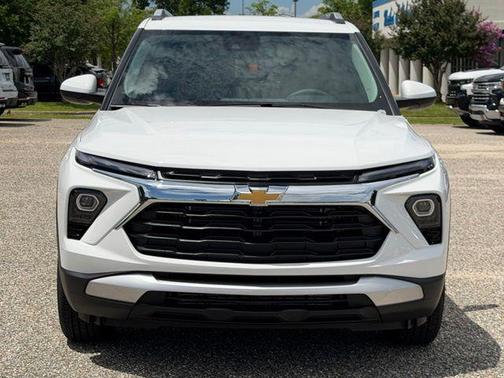 Summit White 2026 Chevrolet Trailblazer LT