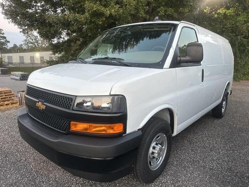 2025 Chevrolet Express 2500 RWD 2500 Regular Wheelbase WT