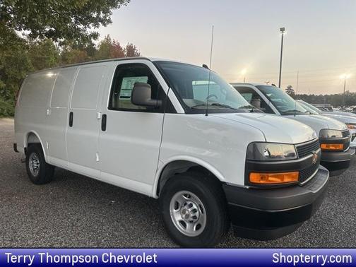 2025 Chevrolet Express 2500 RWD 2500 Regular Wheelbase WT