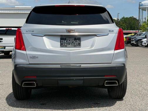 Radiant Silver Metallic 2019 Cadillac XT5 Luxury