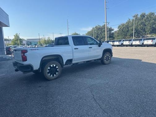 2022 Chevrolet Silverado 2500 Custom