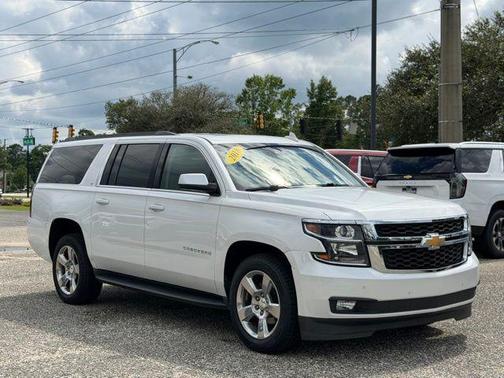 Iridescent Pearl Tricoat 2018 Chevrolet Suburban LT