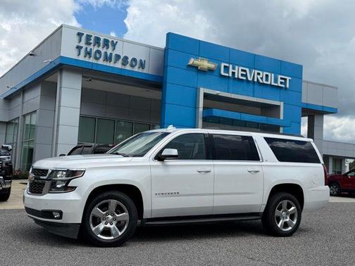 Iridescent Pearl Tricoat 2018 Chevrolet Suburban LT