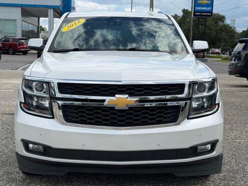 Iridescent Pearl Tricoat 2018 Chevrolet Suburban LT