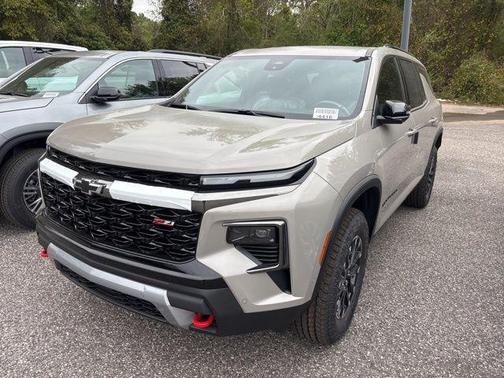 Sandstone Gray 2026 Chevrolet Traverse AWD Z71