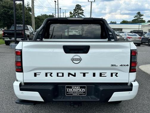 2024 Nissan Frontier SL