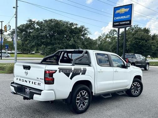 2024 Nissan Frontier SL