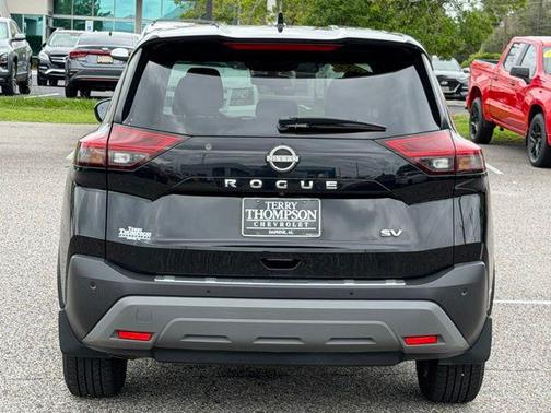 Super Black 2022 Nissan Rogue SV