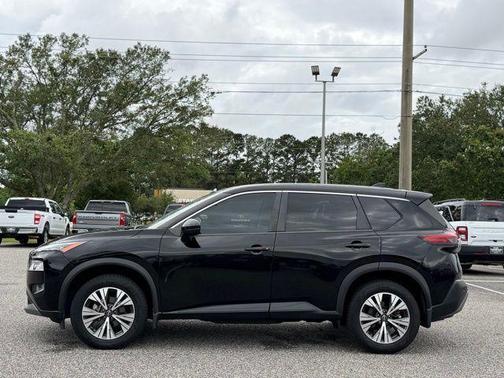 Super Black 2022 Nissan Rogue SV
