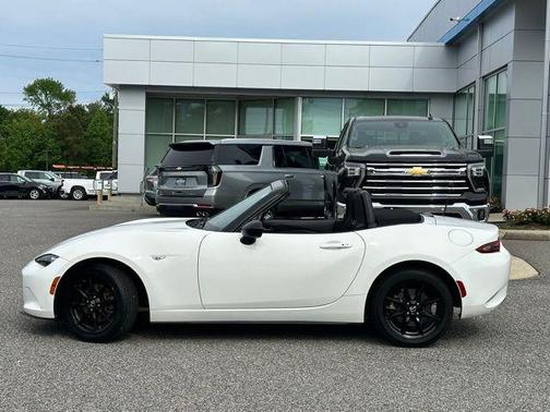 2019 Mazda MX-5 Miata Sport