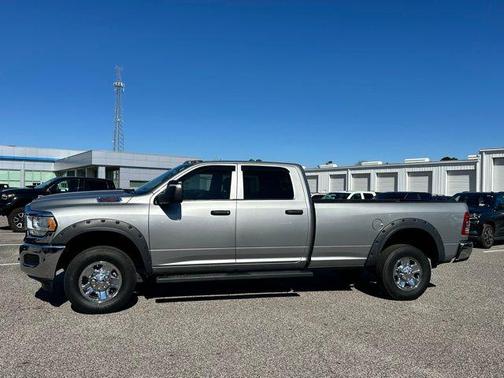 2024 RAM 2500 Tradesman Crew Cab 4x4 8' Box