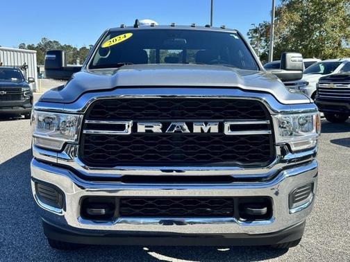 2024 RAM 2500 Tradesman Crew Cab 4x4 8' Box
