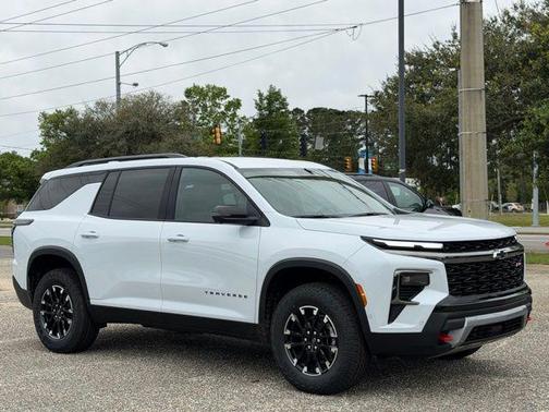 Polar White Tricoat 2026 Chevrolet Traverse AWD Z71