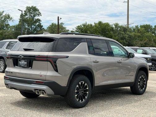 Sandstone Gray 2026 Chevrolet Traverse AWD Z71