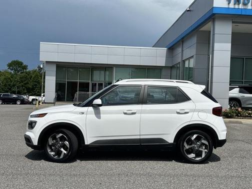 2023 Hyundai VENUE SEL