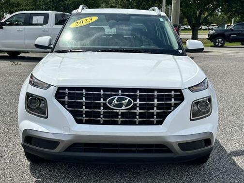 2023 Hyundai VENUE SEL