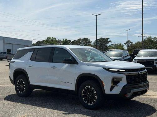 Polar White Tricoat 2026 Chevrolet Traverse AWD Z71