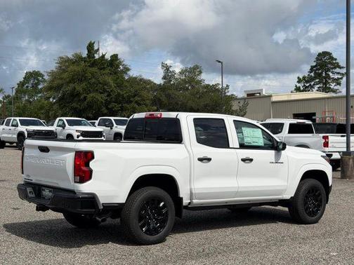 Summit White 2026 Chevrolet Colorado WT