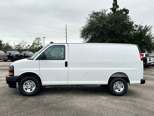 2025 Chevrolet Express 2500 RWD 2500 Regular Wheelbase WT