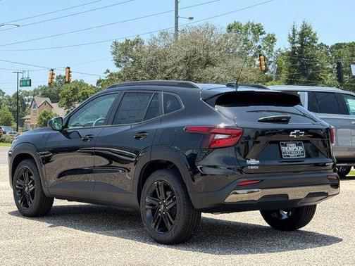 Mosaic Black Metallic 2026 Chevrolet Trax FWD ACTIV