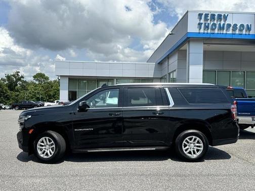 2023 Chevrolet Suburban LT