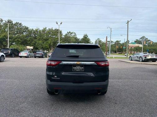 Mosaic Black Metallic 2019 Chevrolet Traverse LS