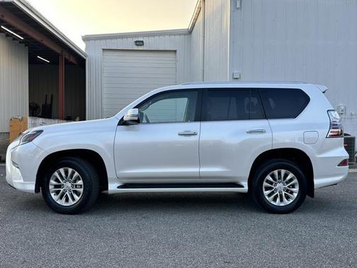 2023 Lexus GX 460 Premium