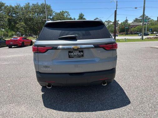 Sterling Gray Metallic 2023 Chevrolet Traverse LT Cloth