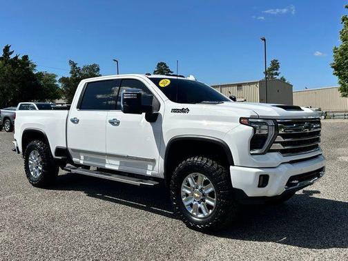 Summit White 2024 Chevrolet Silverado 2500 High Country