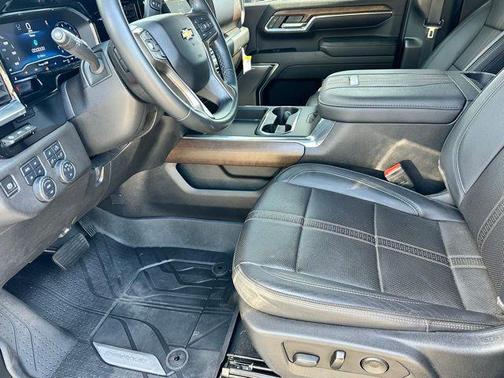 Summit White 2024 Chevrolet Silverado 2500 High Country