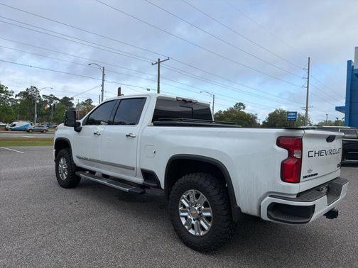 Summit White 2024 Chevrolet Silverado 2500 High Country