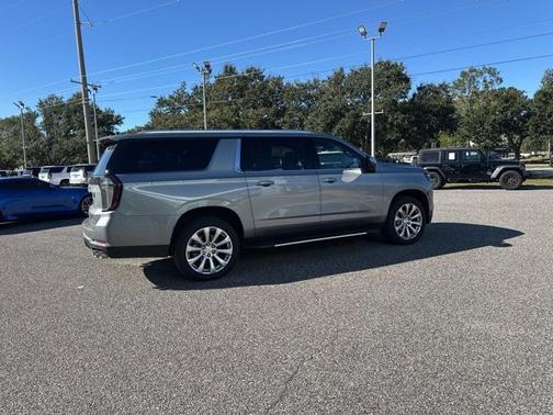 2025 Chevrolet Suburban Premier