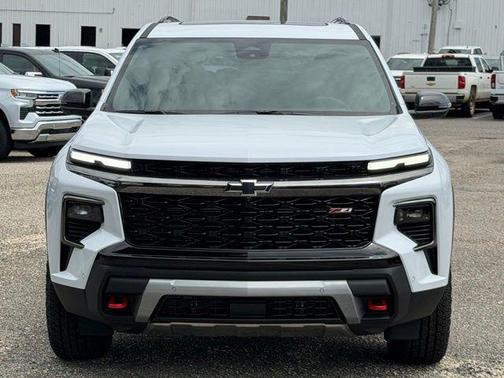 Polar White Tricoat 2026 Chevrolet Traverse AWD Z71