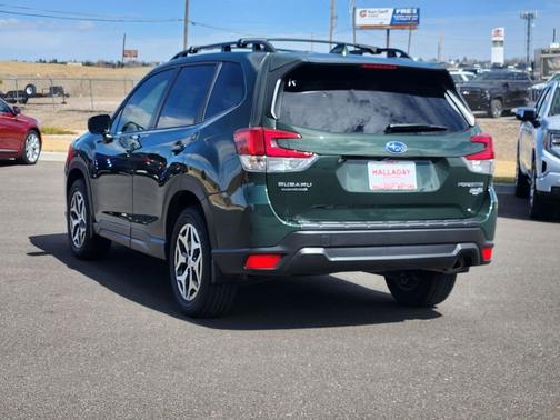 Cascade Green Silica 2023 Subaru Forester Premium
