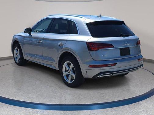Florett Silver Metallic 2023 Audi Q5 40 Premium