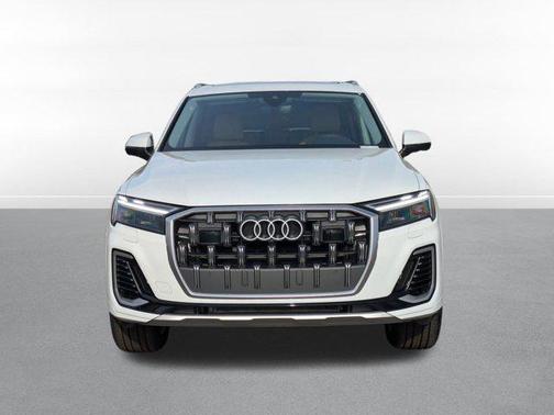 2025 Audi Q7 45 Premium
