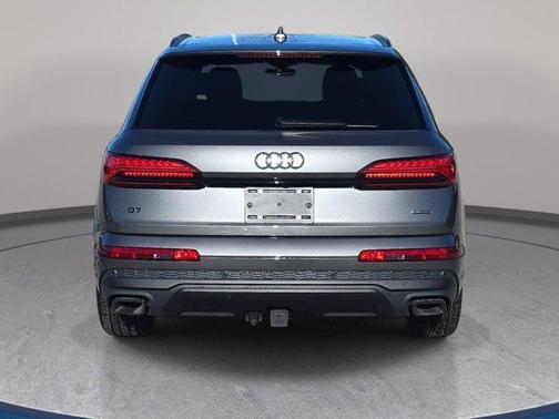 Samurai Gray Metallic 2026 Audi Q7 55 Premium Plus