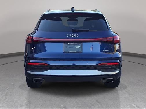Navarra Blue Metallic 2025 Audi Q5 Premium Plus TFSI quattro S tronic