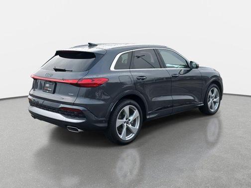 2025 Audi Q5 Prestige TFSI quattro S tronic