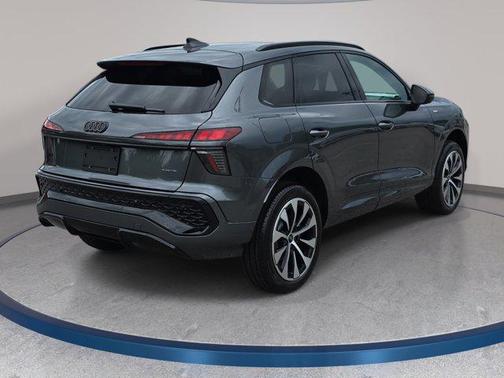 Daytona Gray Pearl Effect 2026 Audi Q3 TFSI quattro S tronic