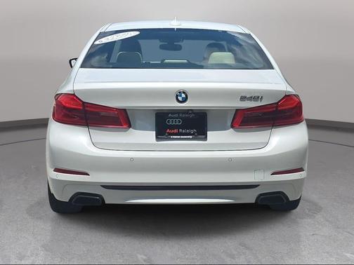 Mineral White Metallic 2020 BMW 540 540i