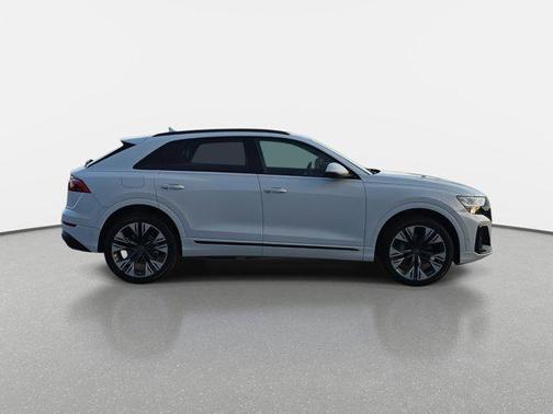 2025 Audi Q8 55 Premium Plus
