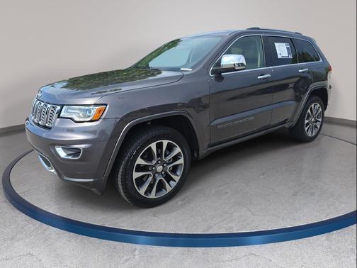 Granite Crystal Metallic Clearcoat 2017 Jeep Grand Cherokee Overland
