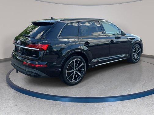 Orca Black Metallic 2021 Audi Q7 55 Prestige