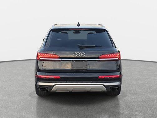 2025 Audi Q7 45 Premium